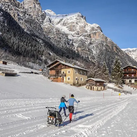 St Michael Alpin Retreat 3* 马特雷安勃伦那
