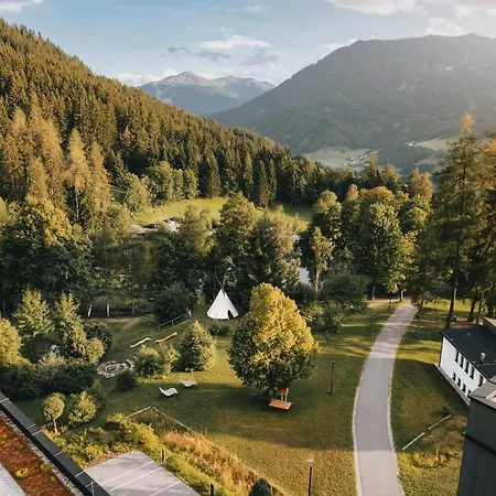 St Michael Alpin Retreat 马特雷安勃伦那
